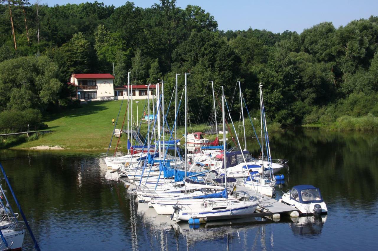 Yacht Club Barrandov Ξενοδοχείο Kožlí u Orlíka Εξωτερικό φωτογραφία
